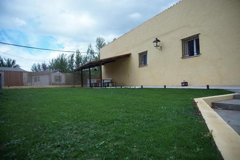 La Casa Del Rio Granja Llumes Exterior foto
